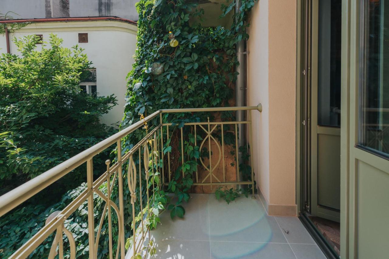 Movart Boutique Aparthotel Краков Экстерьер фото
