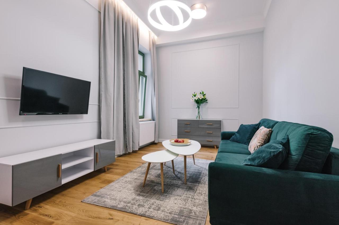 Movart Boutique Aparthotel Краков Экстерьер фото