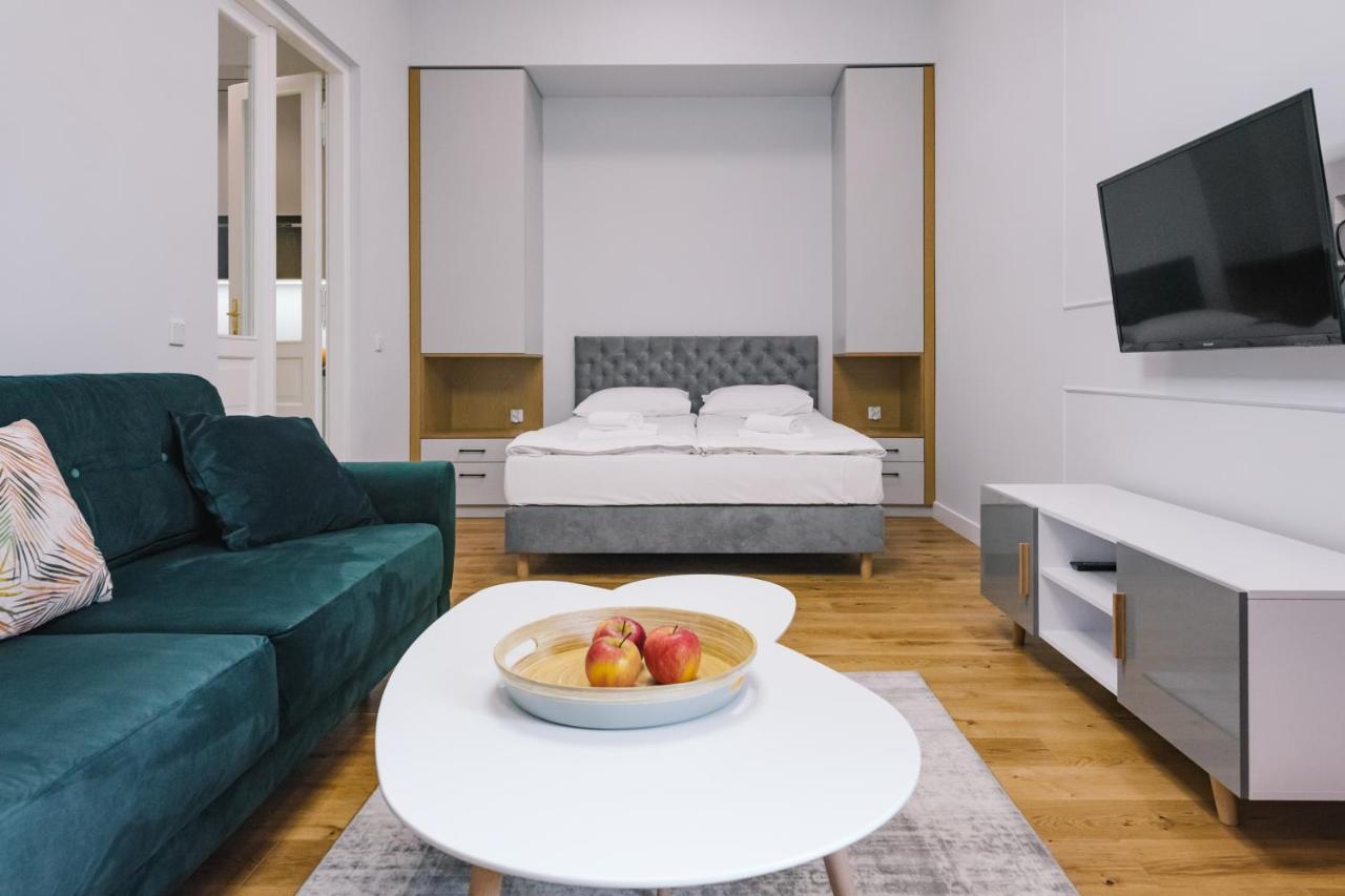 Movart Boutique Aparthotel Краков Экстерьер фото