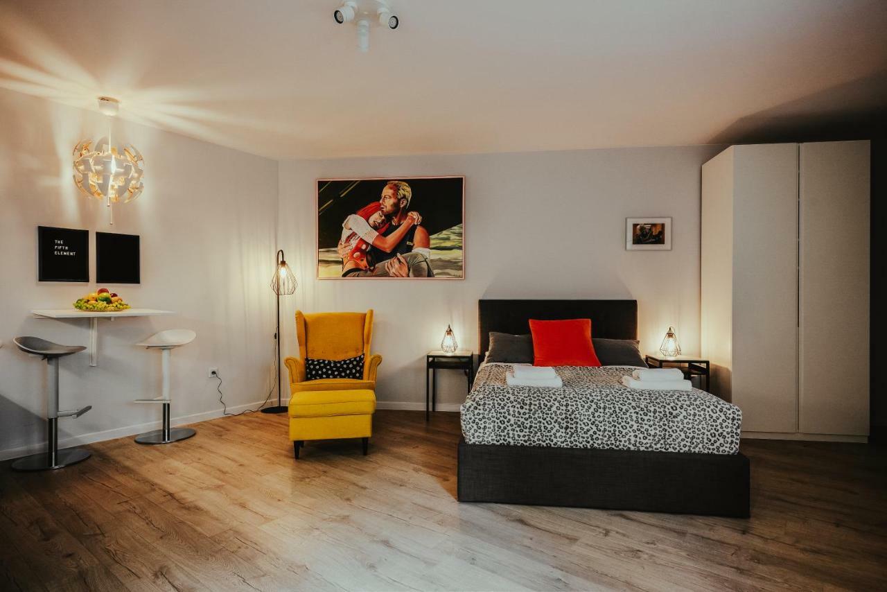 Movart Boutique Aparthotel Краков Экстерьер фото