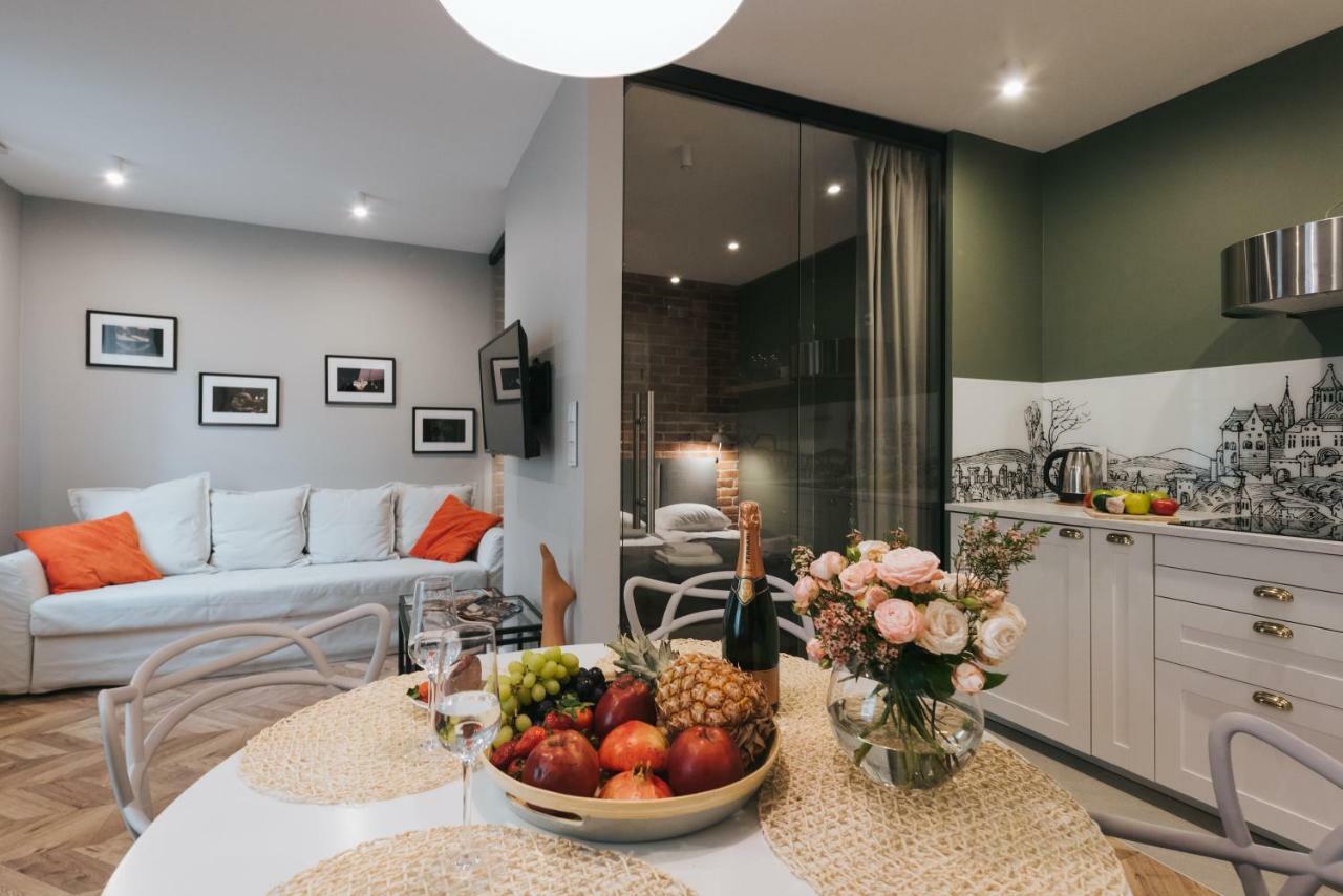 Movart Boutique Aparthotel Краков Экстерьер фото